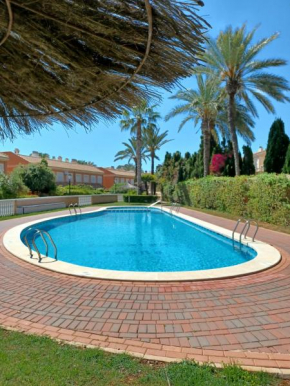 Bonita casa en pueblo pictórico, Ideal para familias, grupos y Buceadores